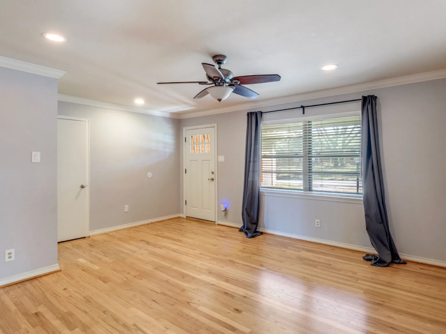 3 bed, 1404 sqft, $2,700 — Photo 3