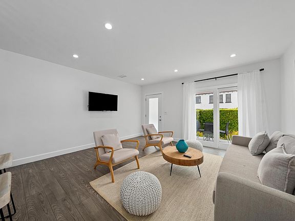 5th image of 642 N Irving Blvd #642