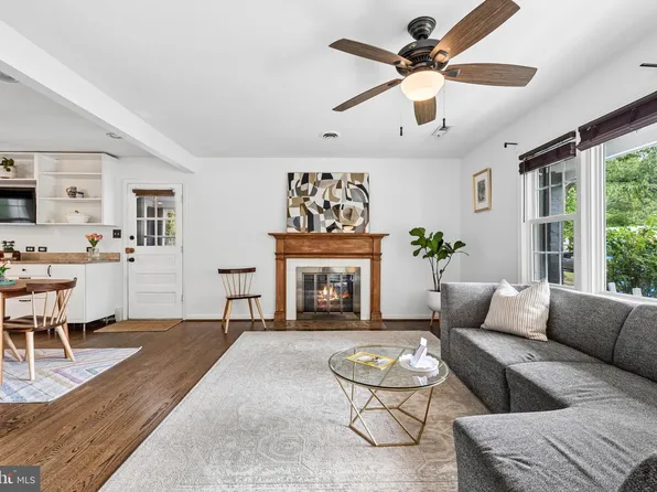 4324 Jackson Pl, Alexandria, VA 22309