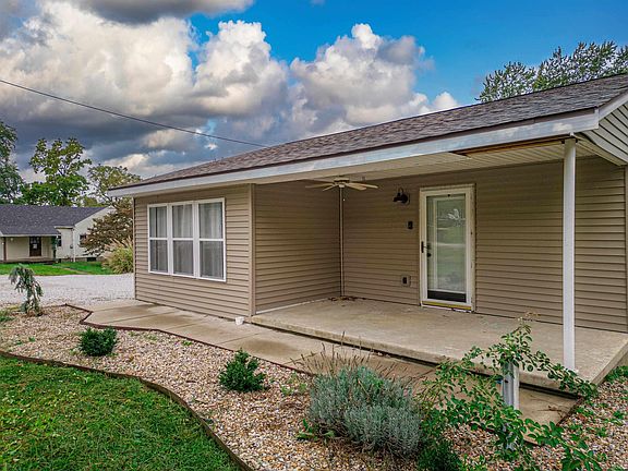 5th image of 403 S Lakeview Dr