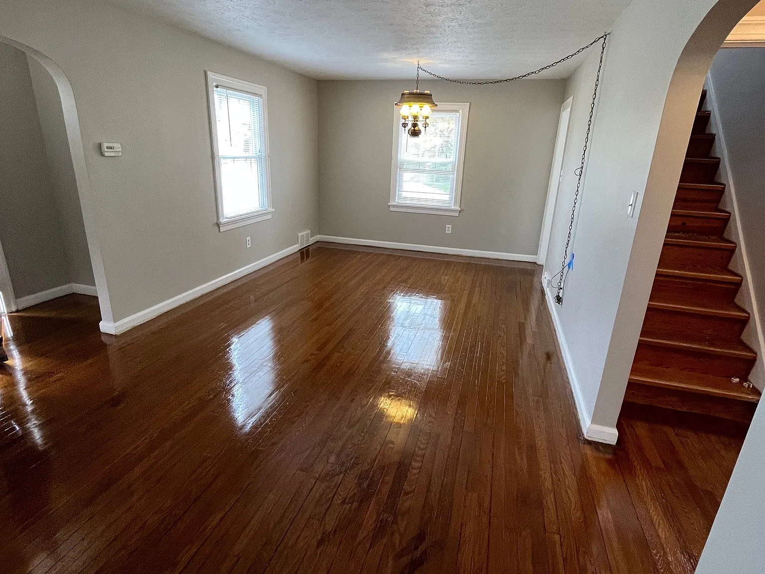 3 bed, 1.5 bath, 1112 sqft, $2,000 — Photo 3