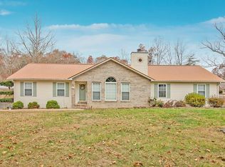 1628 Cherokee Rd E, Crossville, TN 38572
