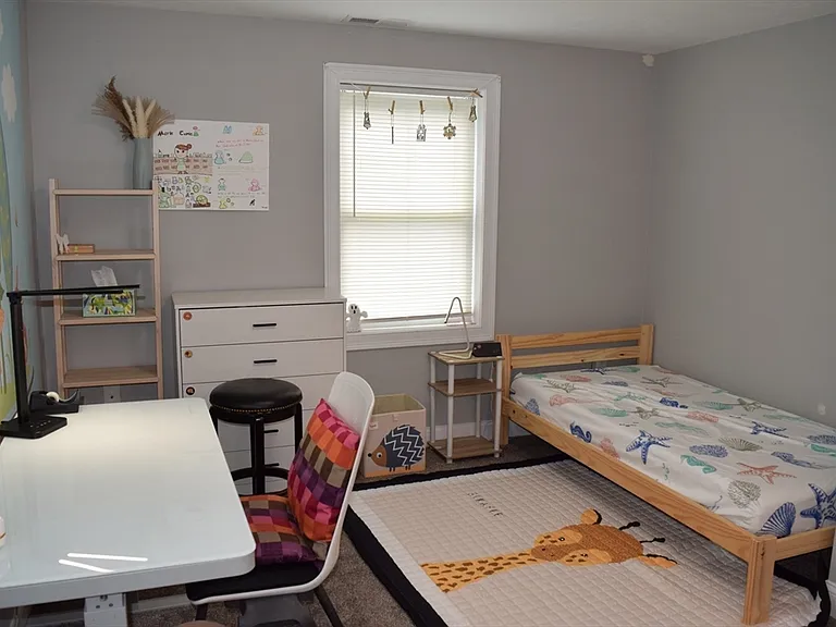142 Grove Ave — Photo 12