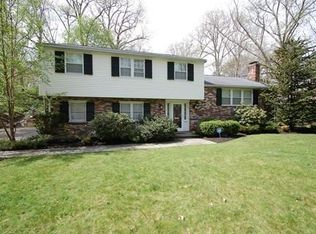 22 Indian Springs Way, Wellesley, MA 02481