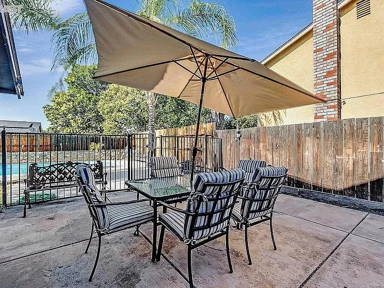 1375 Michelle Ave — Photo 27