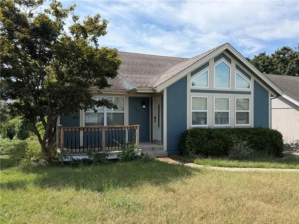 929 NW 63rd St, Kansas City, MO 64118
