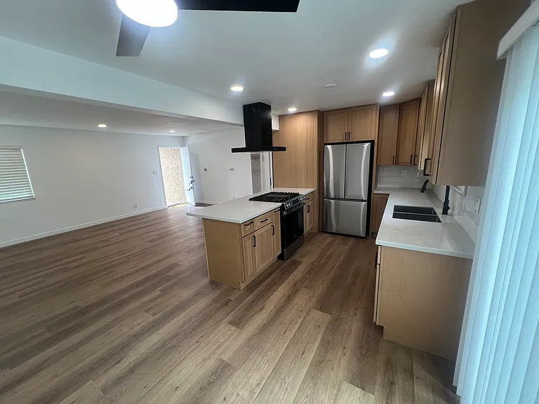 1157 W 204th St — Photo 15