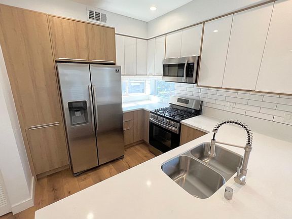 4th image of 1720 Miramar St #1720