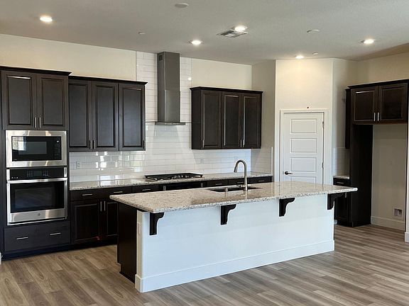 4th image of 5919 Roselee Way
