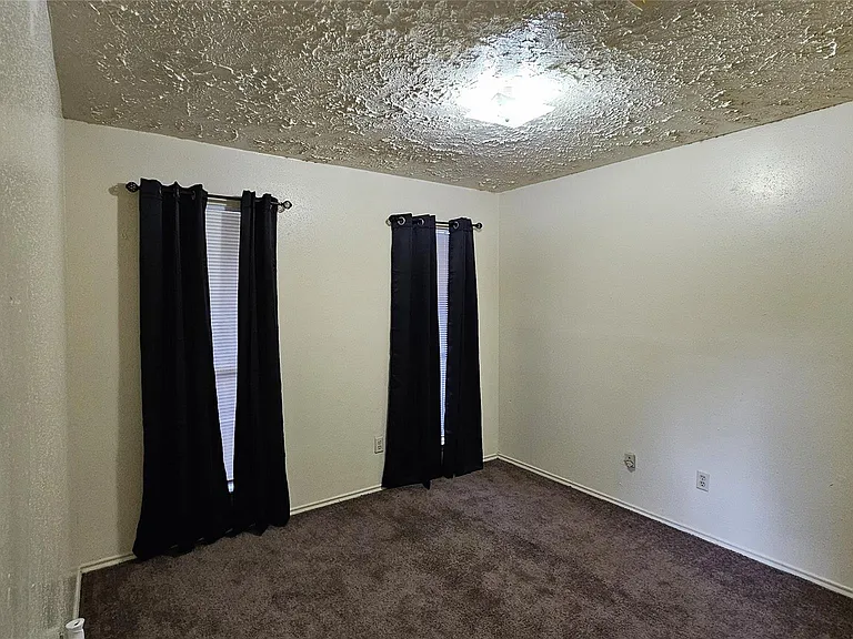 8731 Croteau Dr — Photo 16