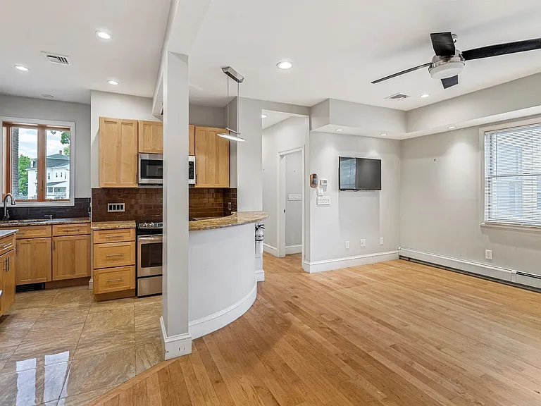 75 Easton St #1 — Photo 7