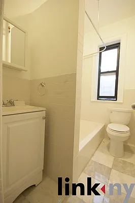 Rented by Link NY Realty | media 35