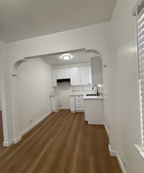 323 1/4 S Avenue 20 — Photo 1
