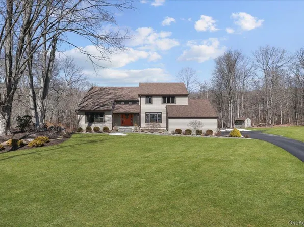 9 Comanche Court, Katonah, NY 10536