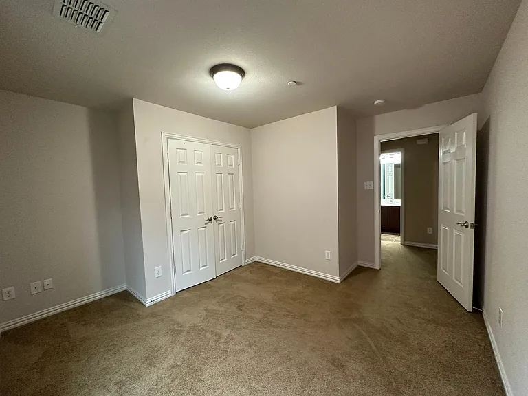 8730 Manhattan Ave #8730 — Photo 38