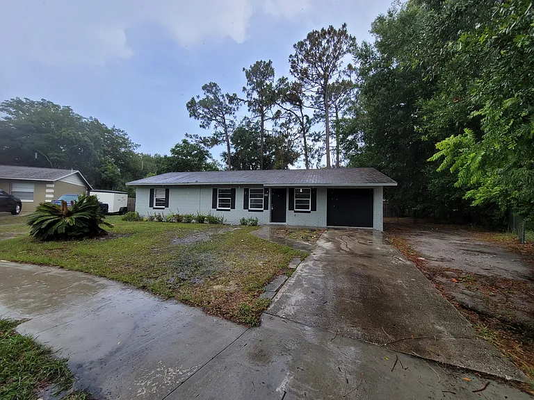 1304 Louis Ct #1 — Photo 37