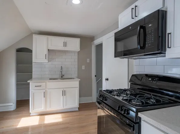 605 Pettibone Ave NW #2, Grand Rapids, MI 49504