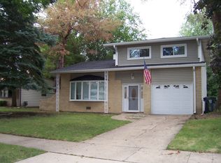 1810 Azalea Ln, Mount Prospect, IL 60056