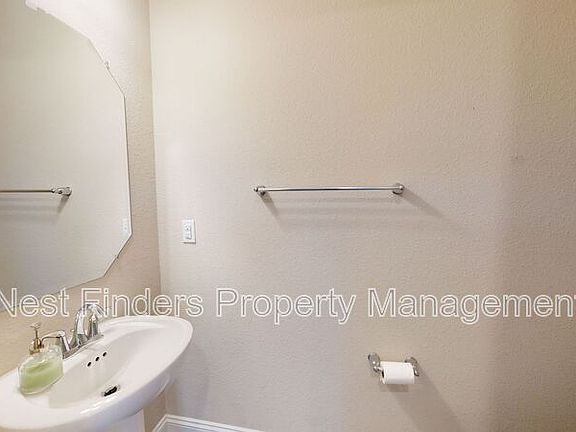 3rd image of 201 Silver Creek Place St