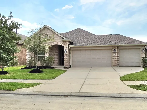 6411 Hunters Way Ln, Baytown, TX 77521