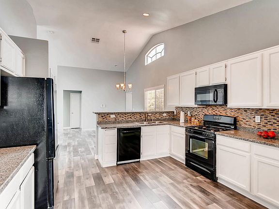 3rd image of 2207 Hawaiian Breeze Ave