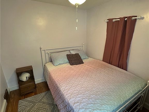 4th image of 809 Joseph St