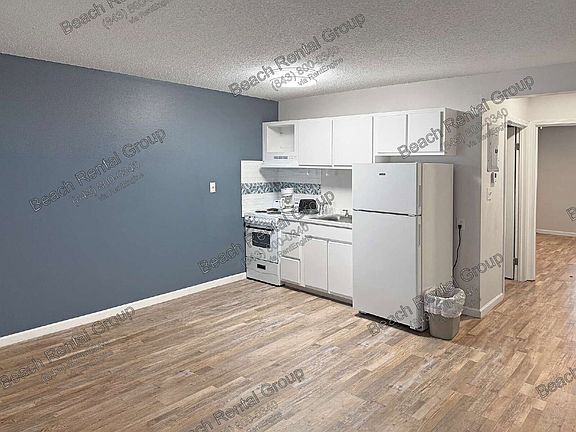3rd image of 117 W Perry Rd #115
