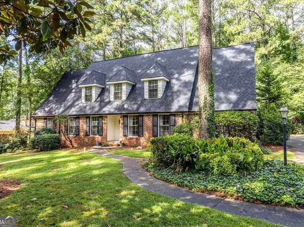 2267 Oxbow Cir, Stone Mountain, GA 30087