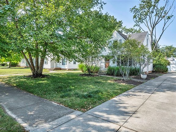 5th image of 7032 Greenleaf Ave