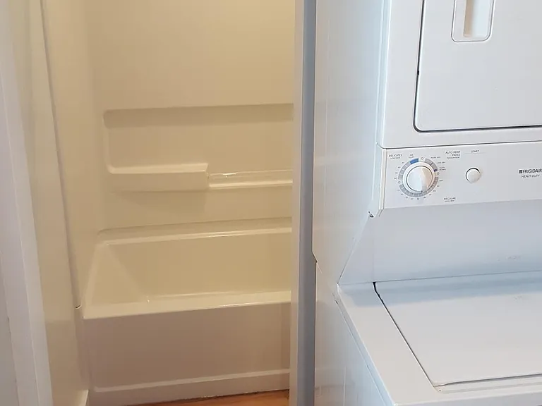 Lower Full Bathroom