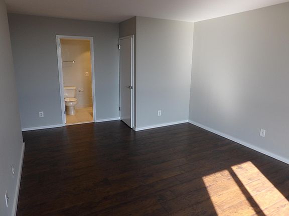 5th image of 2311 Pimmit Dr APT 1208