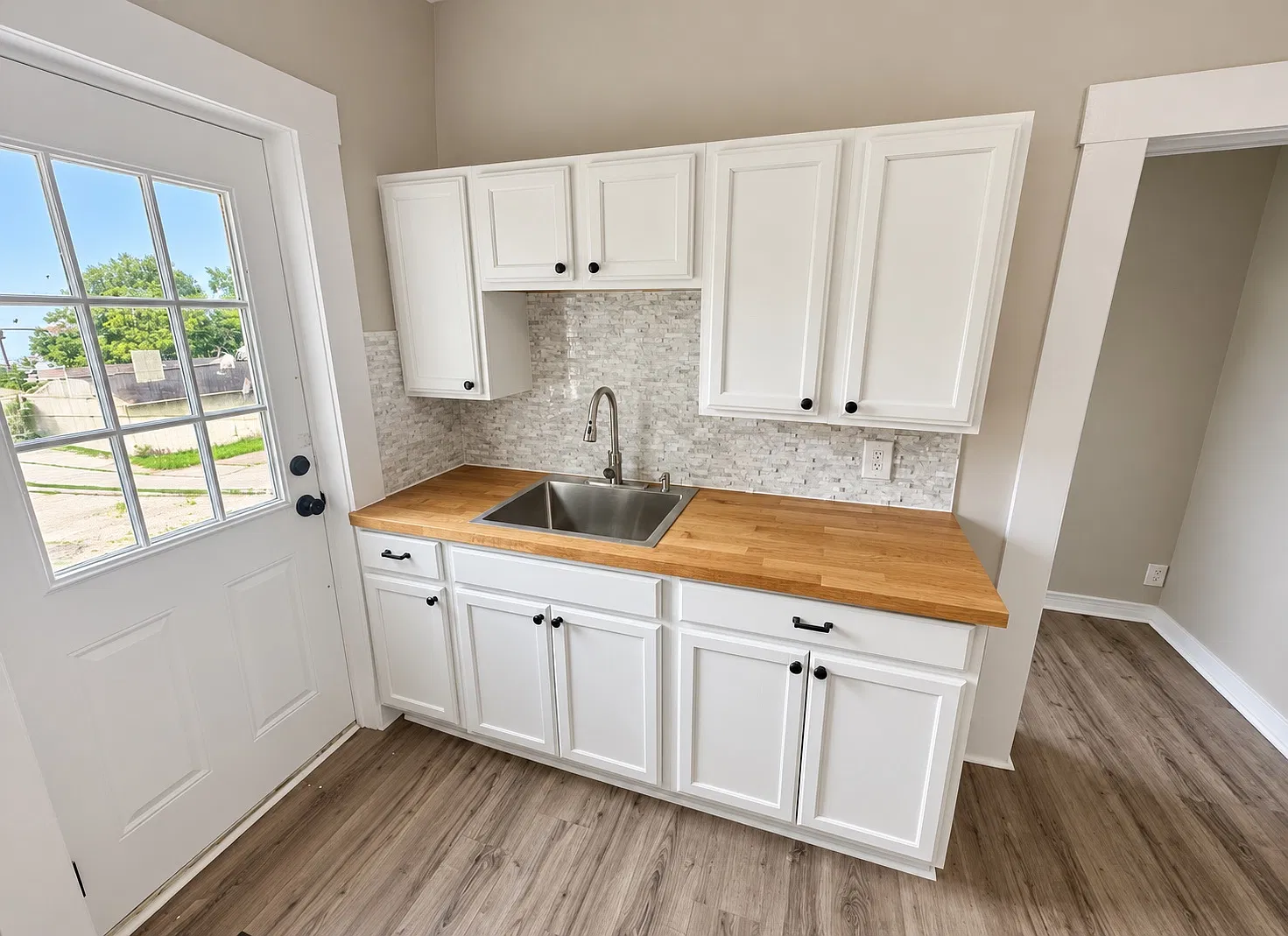 1 bed, 900 sqft, $1,150 — Photo 4