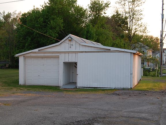 2nd image of 12509 Woodsboro Pike