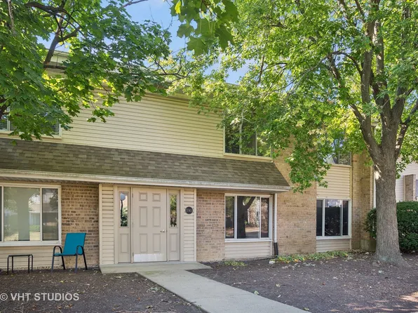 1745 Robin Ln #C, Hoffman Estates, IL 60169