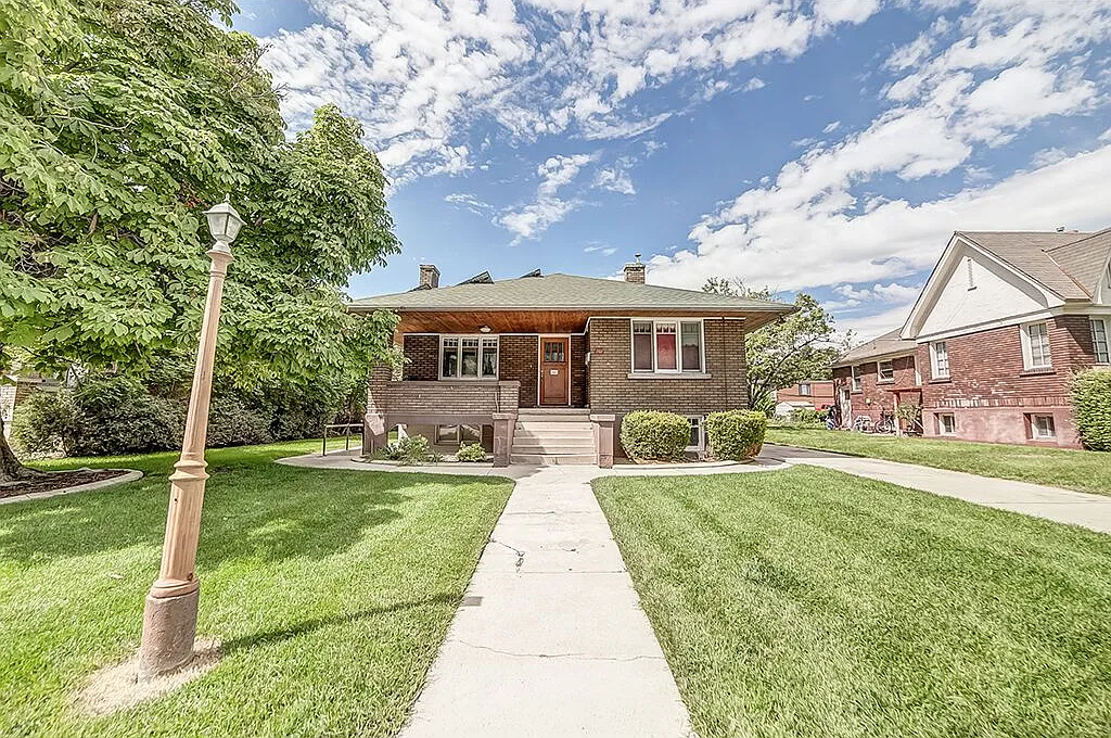 4 bed, $399 — Photo 1