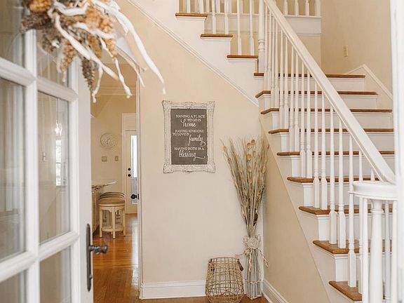 4th image of 565 Schaeffer Loop