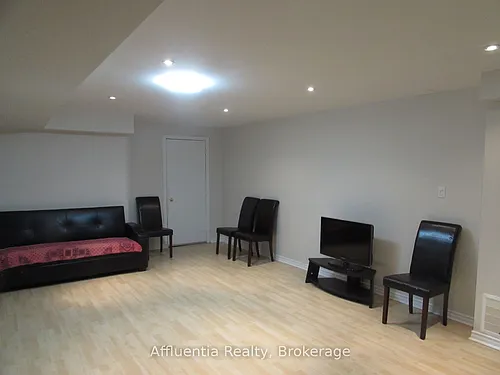 132 Oakborough Dr Photo 1