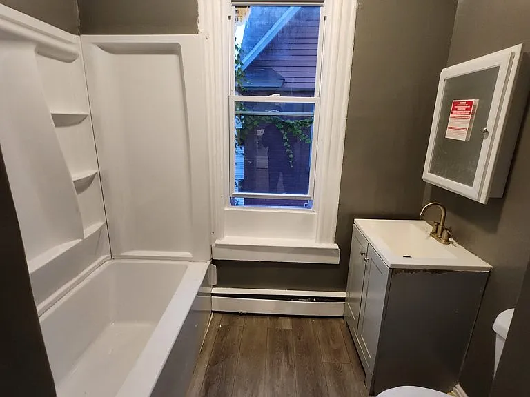 199-201 Jefferson St #2 — Photo 8