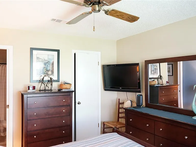 2102 Hereford Dr #513 — Photo 11