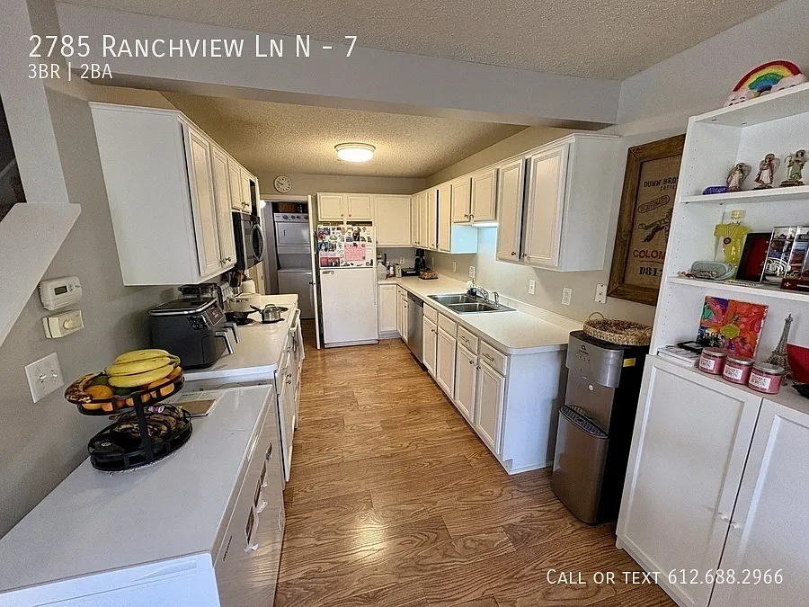 Building Photo - 2785 Ranchview Ln N #7