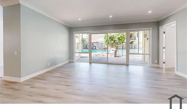11860 Chandler Blvd #10 — Photo 5