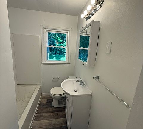 4th image of 1189 Bingham Ave NW
