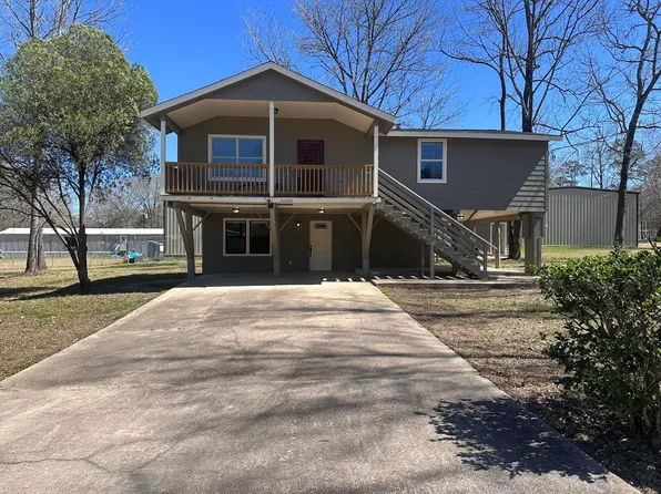 13868 Cedar Hill Dr, Montgomery, TX 77356