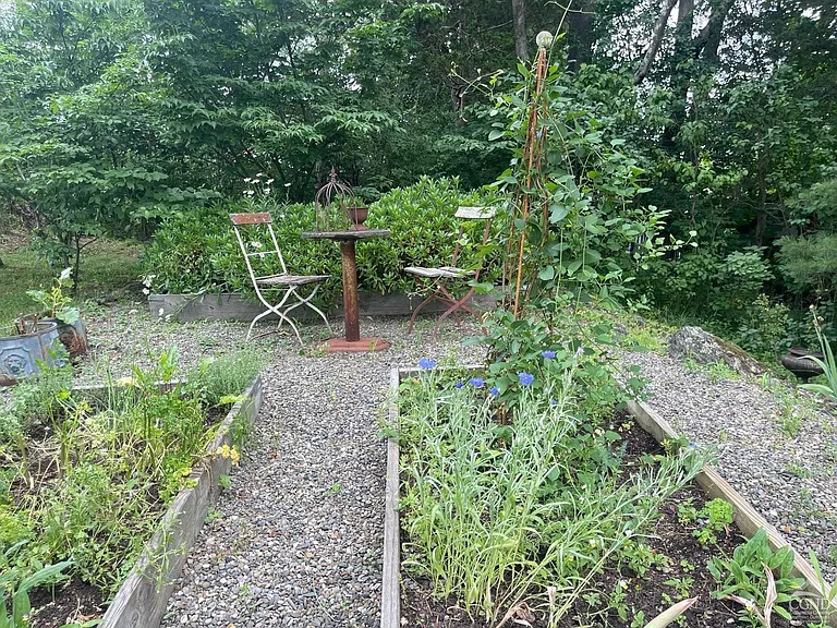 145 E Camp Rd — Photo 34