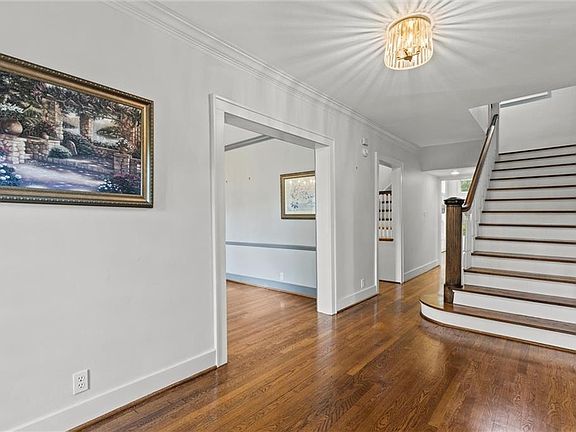 4th image of 614 W 58th St