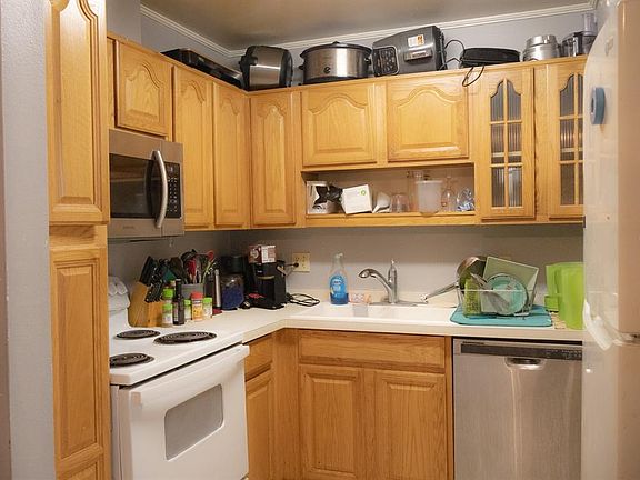 5th image of 924 Lake Destiny Rd Unit D