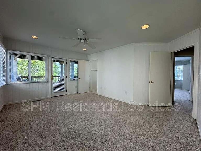 1154 Monroe Ln — Photo 18