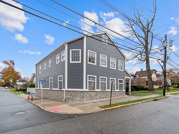 2nd image of 627 Bloomfield Ave #B