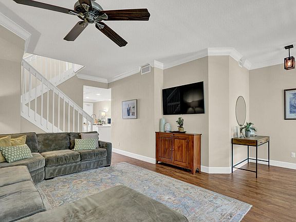 5th image of 133 Farmingdale Drive
