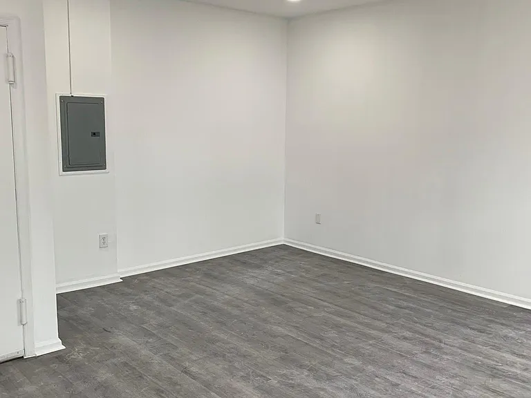 2300 Naudain St #I — Photo 1